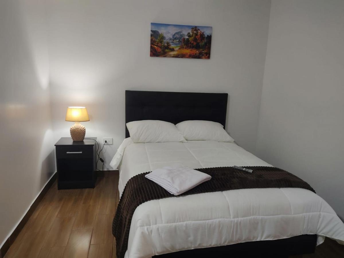 Hospedaje El Girasol Tababela Quito Bagian luar foto