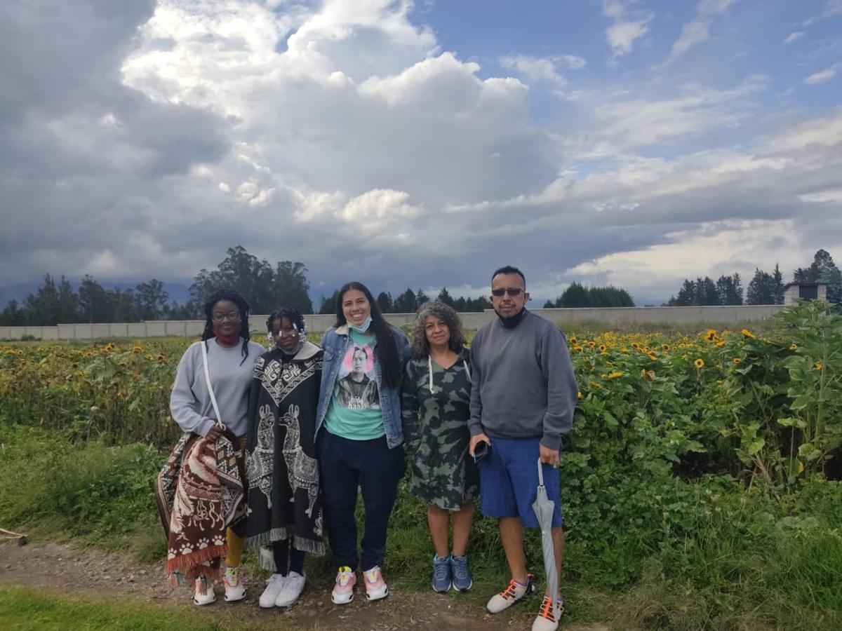 Hospedaje El Girasol Tababela Quito Bagian luar foto