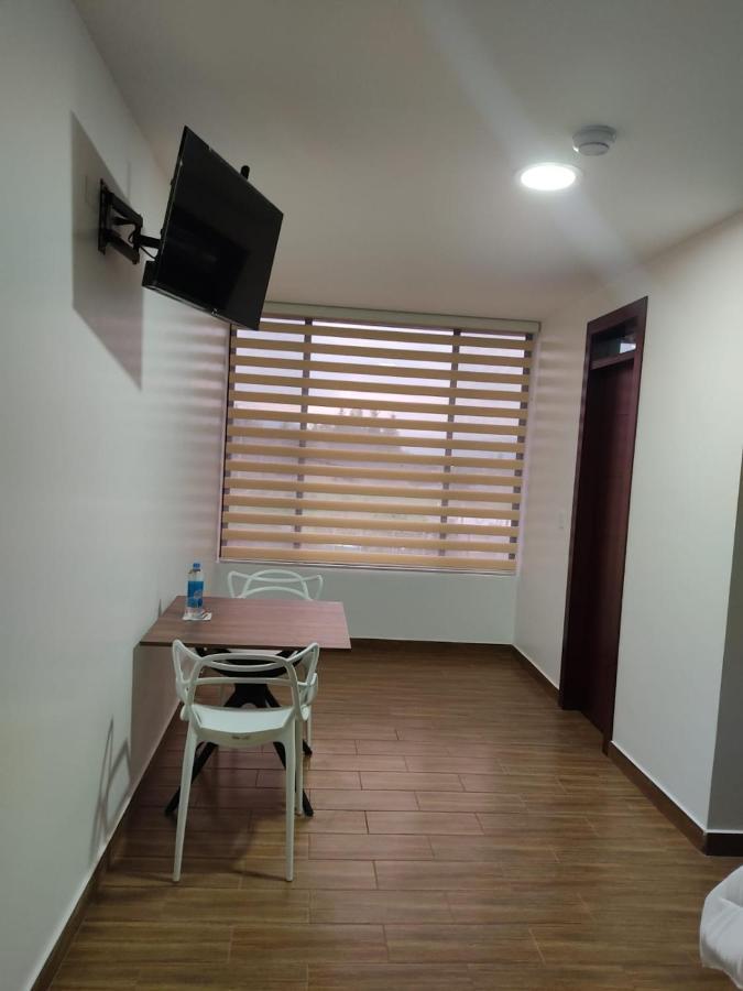 Hospedaje El Girasol Tababela Quito Bagian luar foto