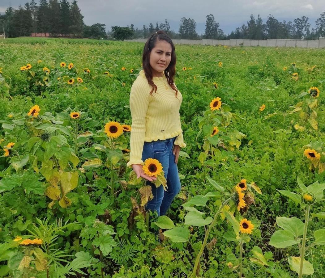 Hospedaje El Girasol Tababela Quito Bagian luar foto