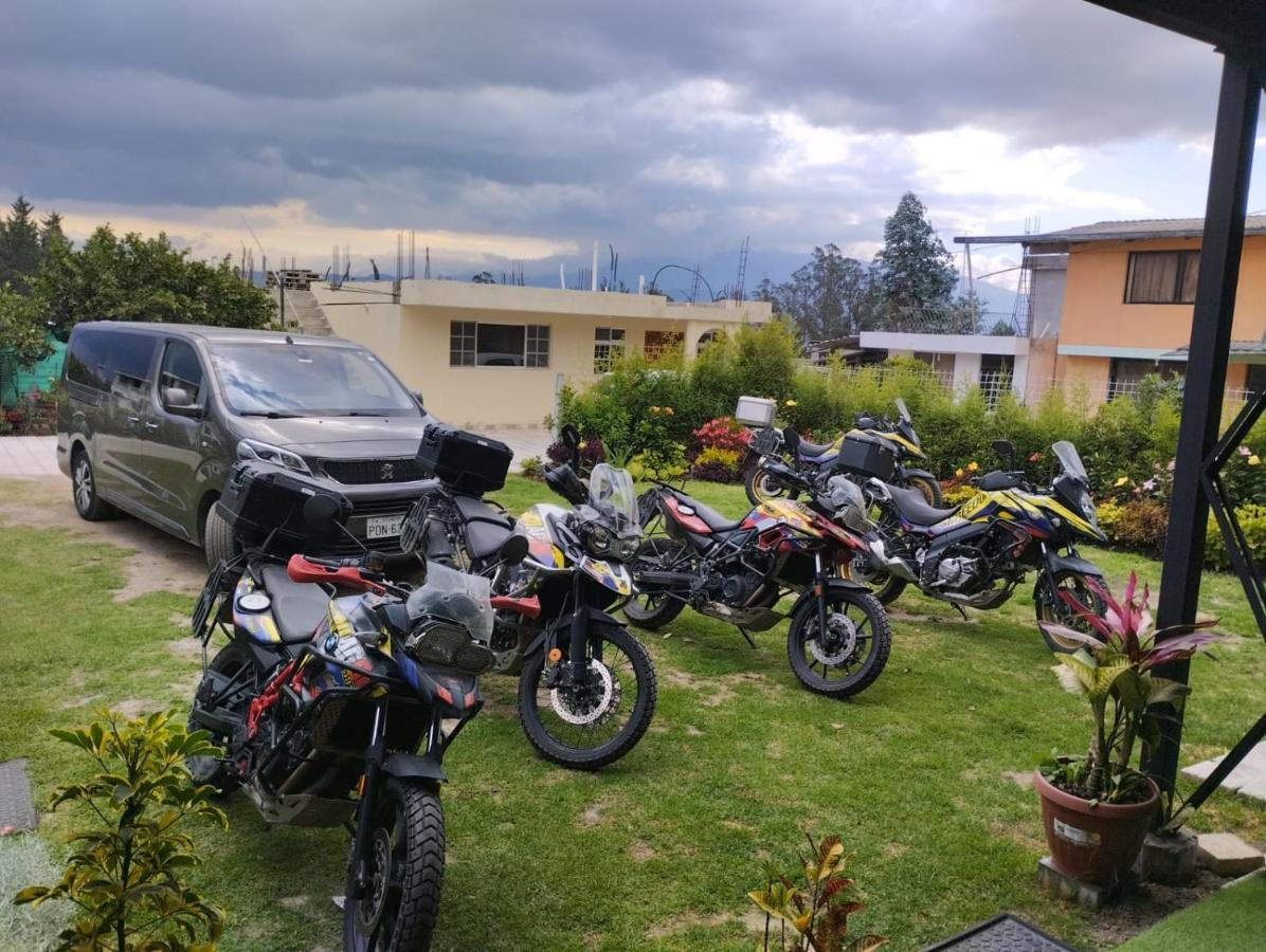 Hospedaje El Girasol Tababela Quito Bagian luar foto