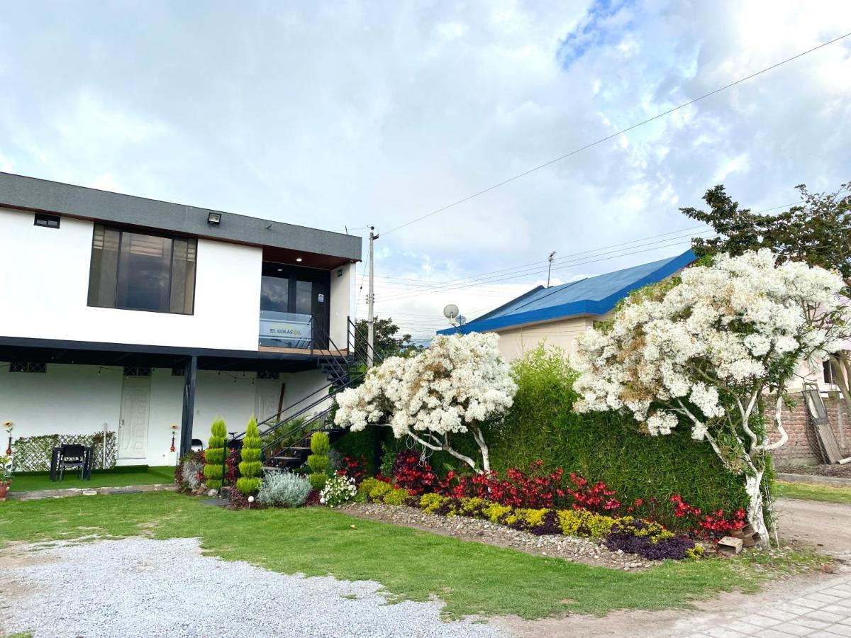 Hospedaje El Girasol Tababela Quito Bagian luar foto